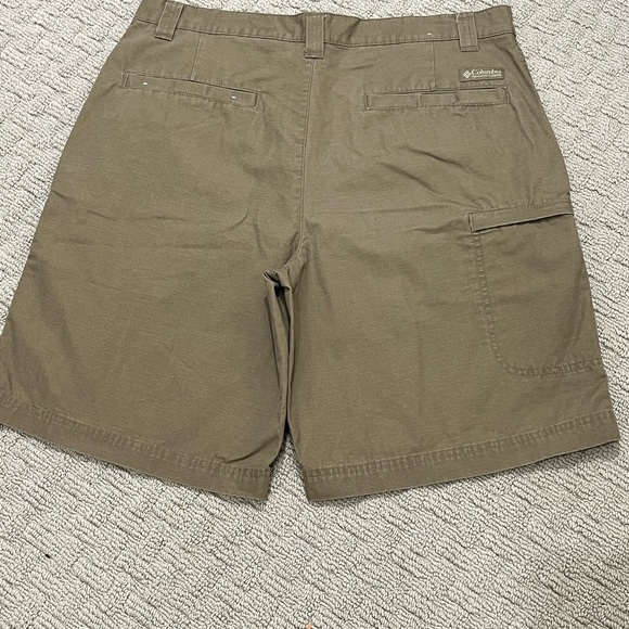 Columbia Khaki Men Shorts Size 36 - Picture 2 of 7